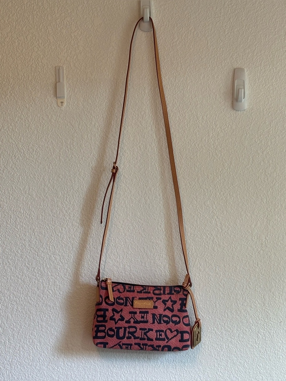 Y2K-era Dooney & Bourke Crayon Graffiti Hearts & Stars Pouchette Crossbody Bag - Picture 14 of 15